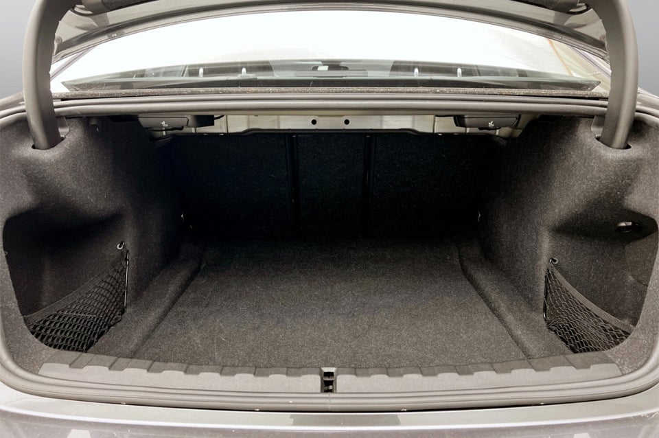 BMW 320i 2,0 Connected aut. 4d