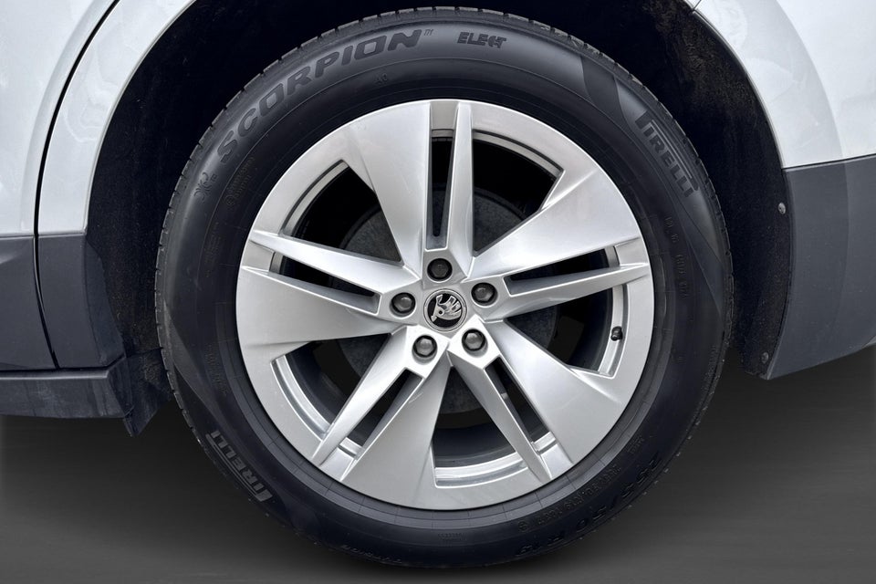 Skoda Enyaq 85 iV Drive 5d