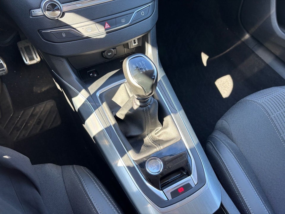 Peugeot 308 1,6 BlueHDi 120 Allure Sky SW EAT6 5d