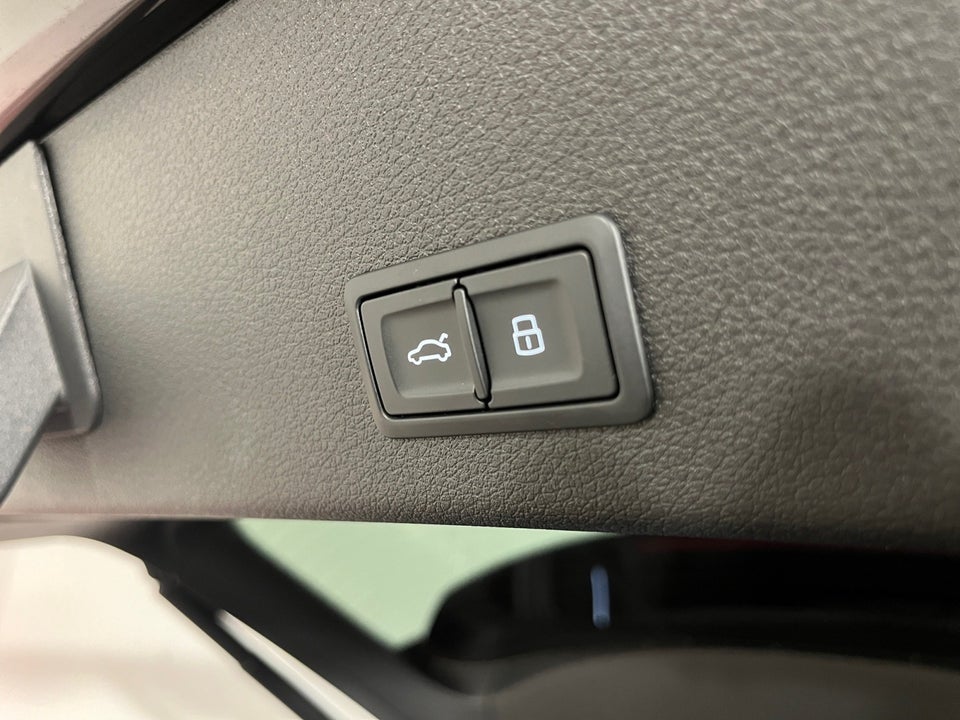 Audi Q8 e-tron 50 S-line quattro 5d