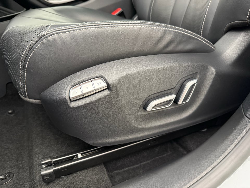 MG Marvel R Luxury 5d