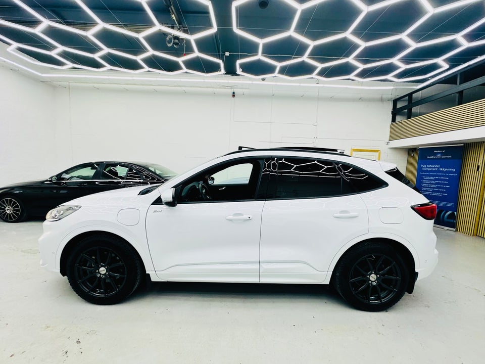 Ford Kuga 2,5 PHEV ST-Line CVT 5d