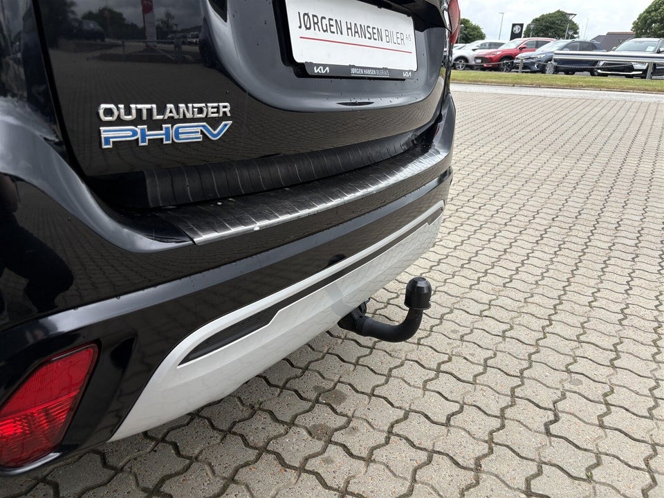 Mitsubishi Outlander 2,4 PHEV Invite+ CVT 4WD 5d