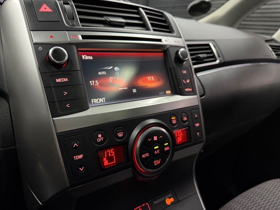 Toyota Verso 1,8 VVT-i T2 MDS Skyview 7prs 5d