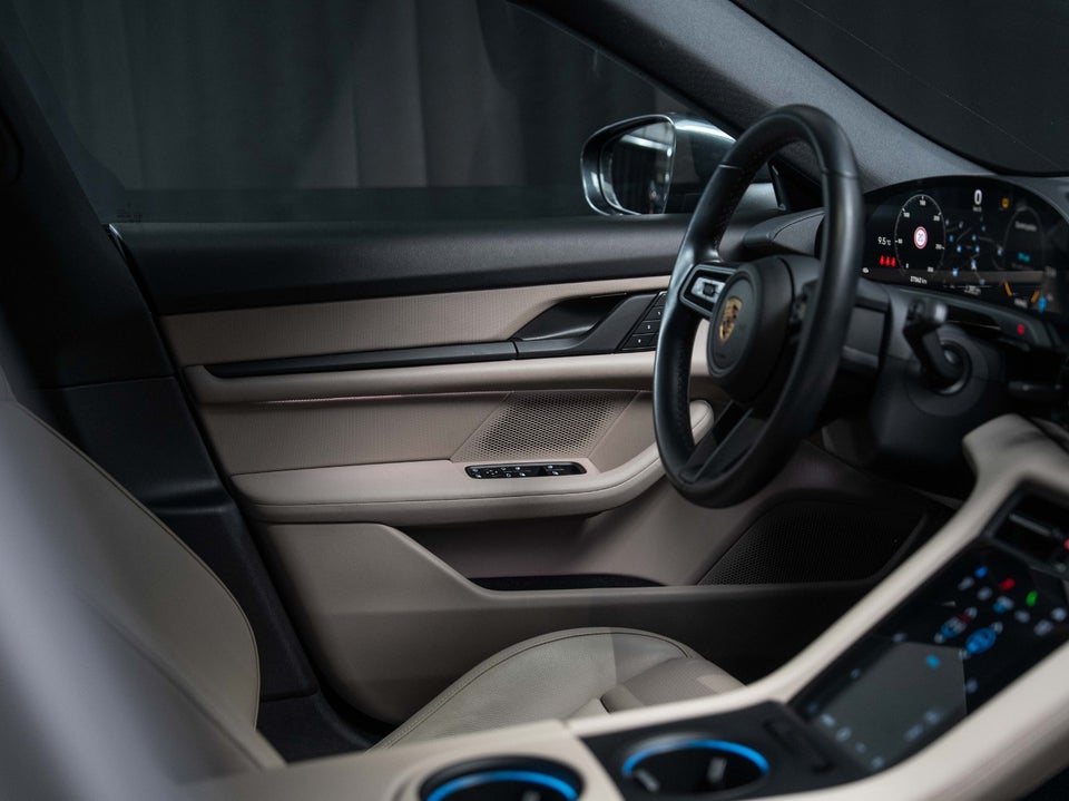 Porsche Taycan 4 Performance+ Cross Turismo 5d