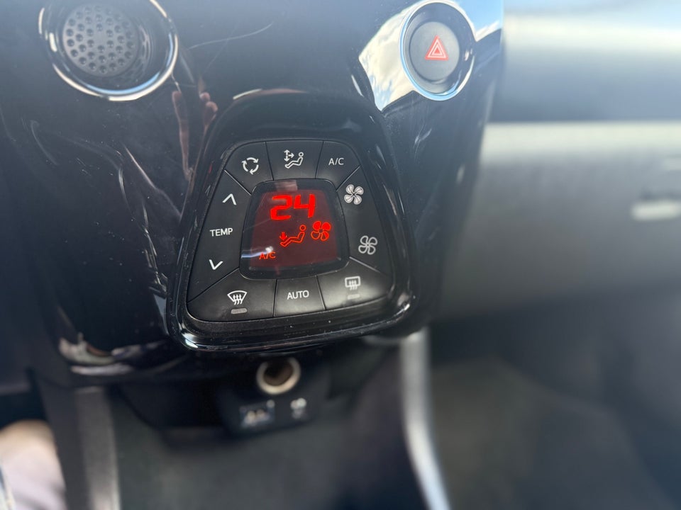 Toyota Aygo 1,0 VVT-i x-black 5d