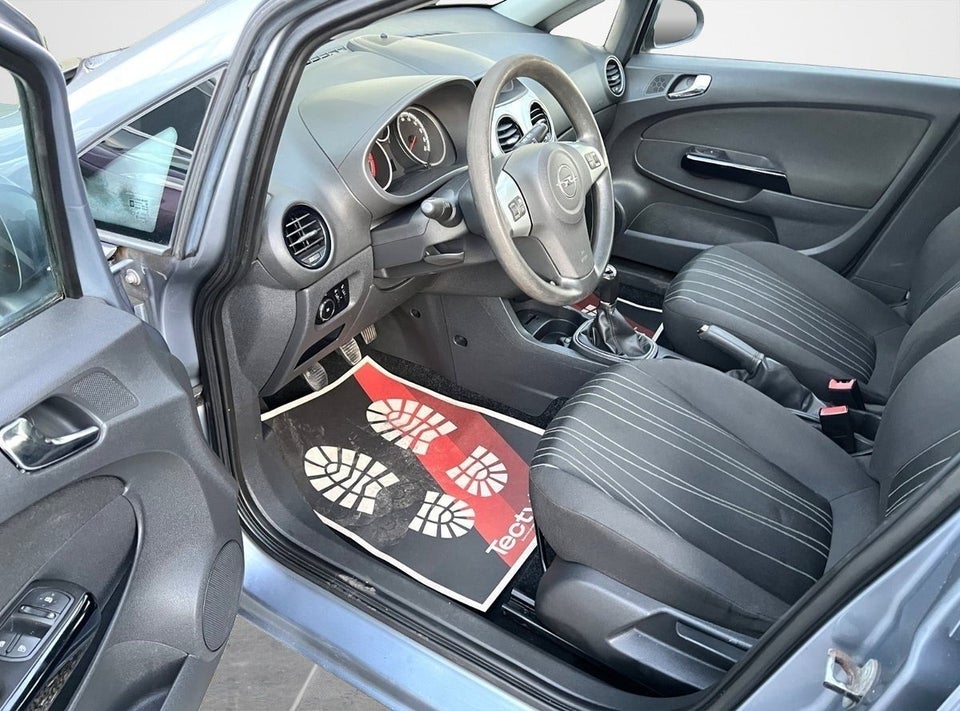 Opel Corsa 1,0 12V Enjoy 5d