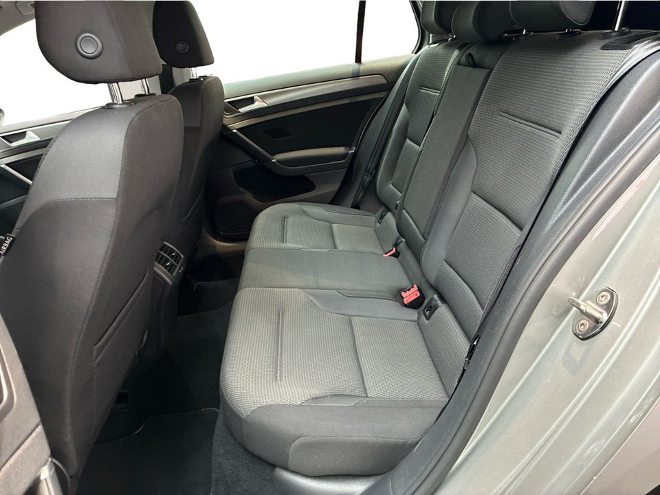 VW Golf VII 1,5 TSi 130 Comfortline DSG 5d