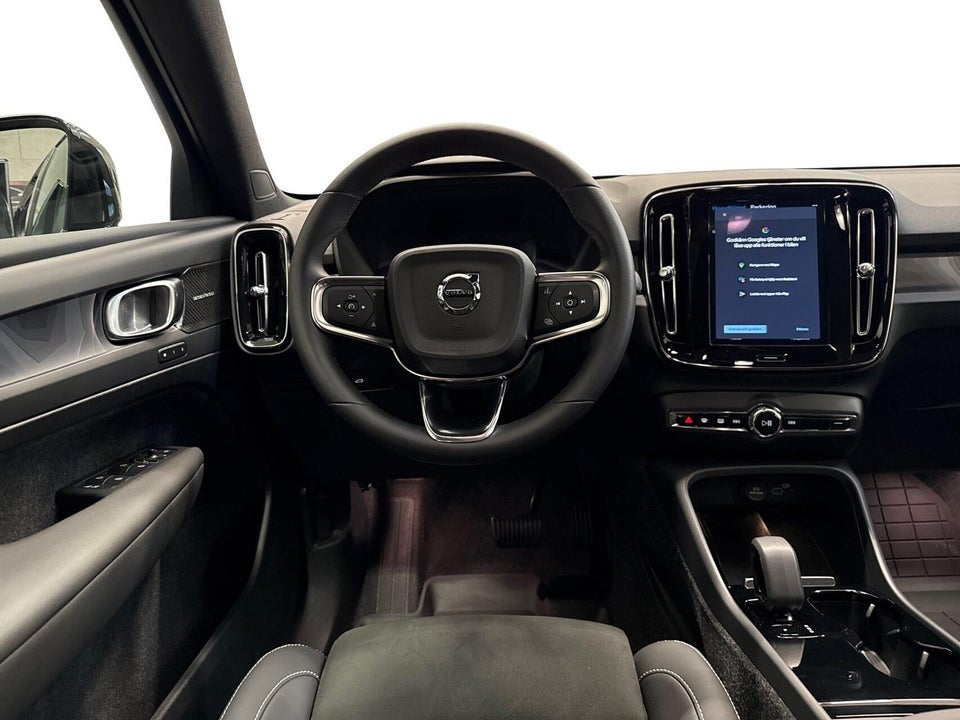 Volvo EC40 Twin Black Edition 5d