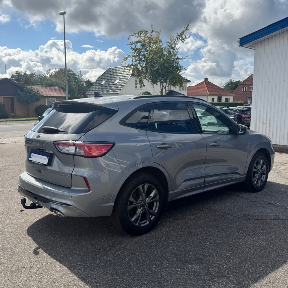 Ford Kuga 2,5 PHEV ST-Line X CVT 5d