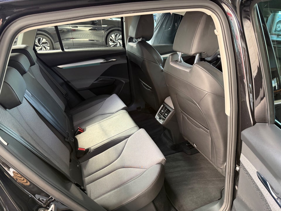 Skoda Enyaq 80 iV Loft 5d