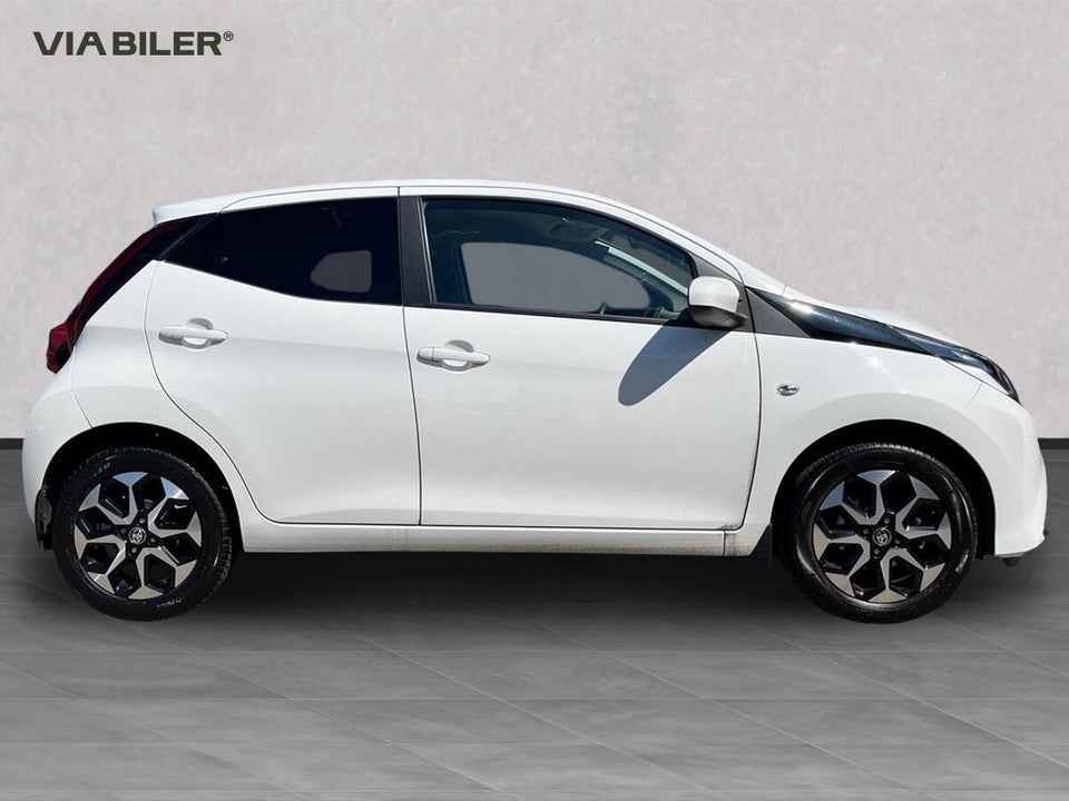 Toyota Aygo 1,0 VVT-i x-press x-shift 5d