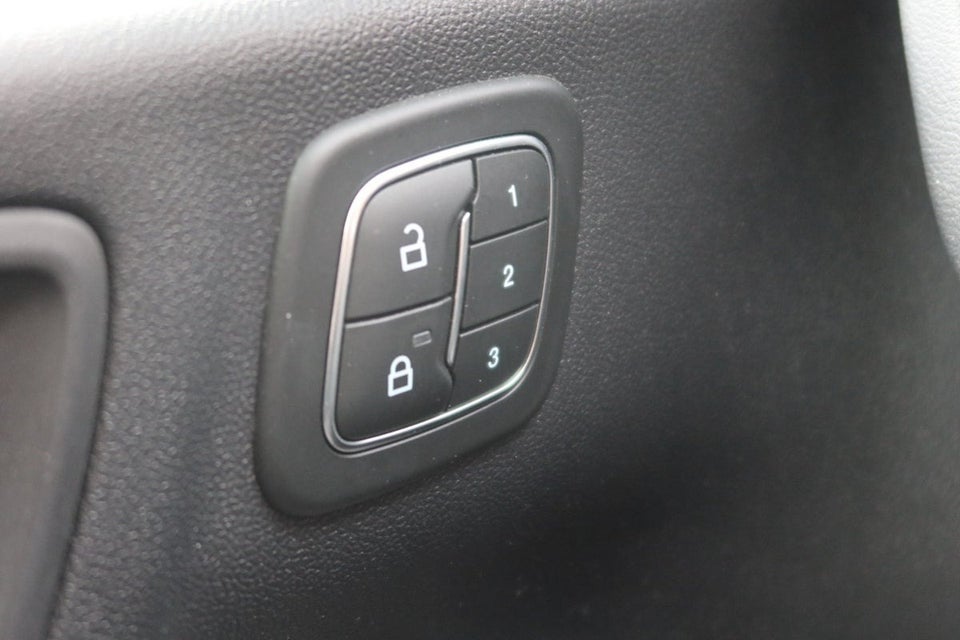 Ford Kuga 2,5 PHEV Vignale CVT 5d