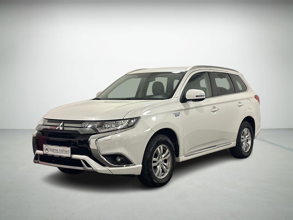 Mitsubishi Outlander 2,4 PHEV Inform+ CVT 4WD 5d