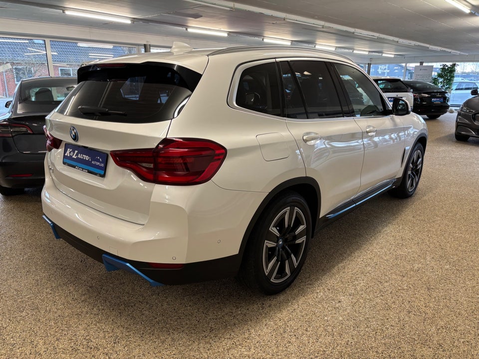 BMW iX3 Charged 5d