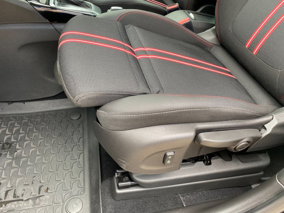 Opel Crossland 1,2 T 130 Sport Ltd. aut. 5d