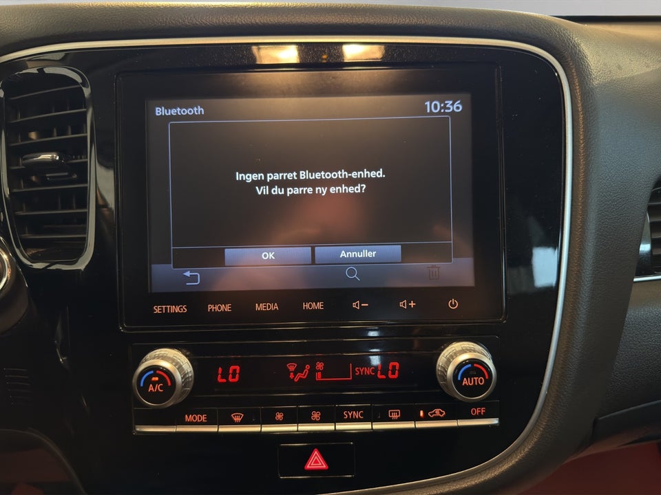 Mitsubishi Outlander 2,4 PHEV Invite CVT 4WD 5d