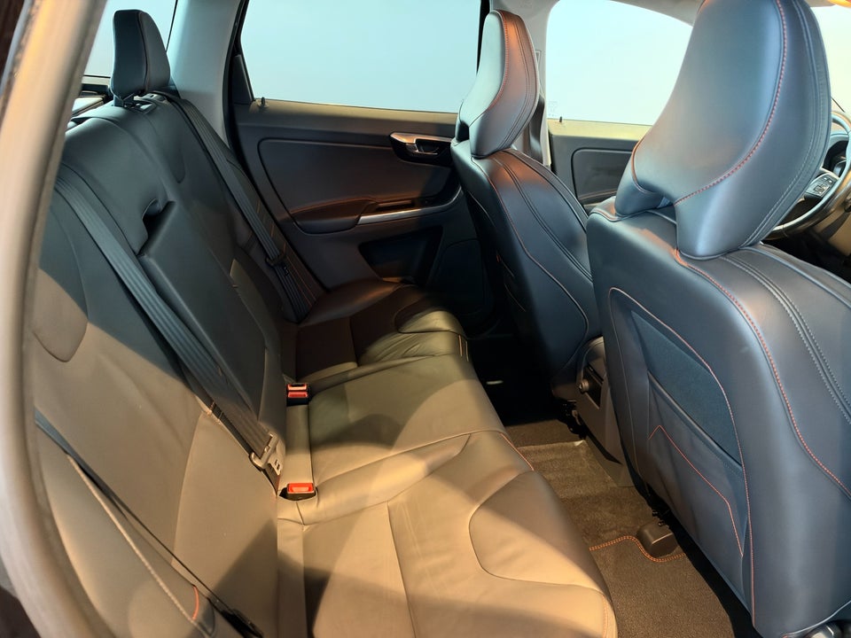Volvo XC60 2,0 D4 190 Ocean Race 5d