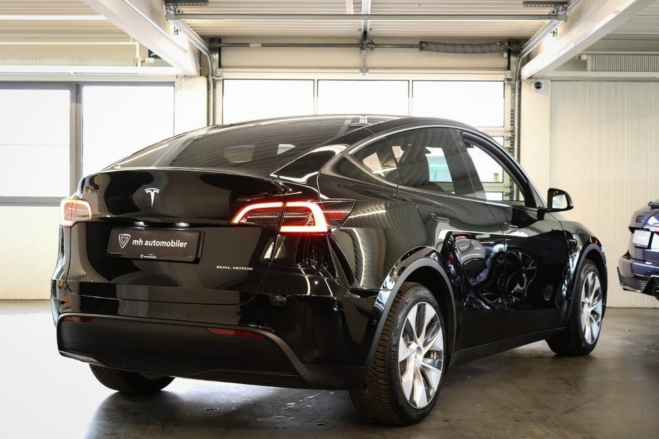 Tesla Model Y Long Range AWD 5d