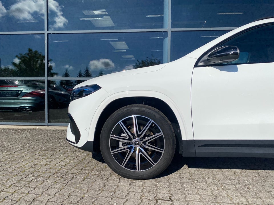 Mercedes EQA300 AMG Line 4Matic 5d