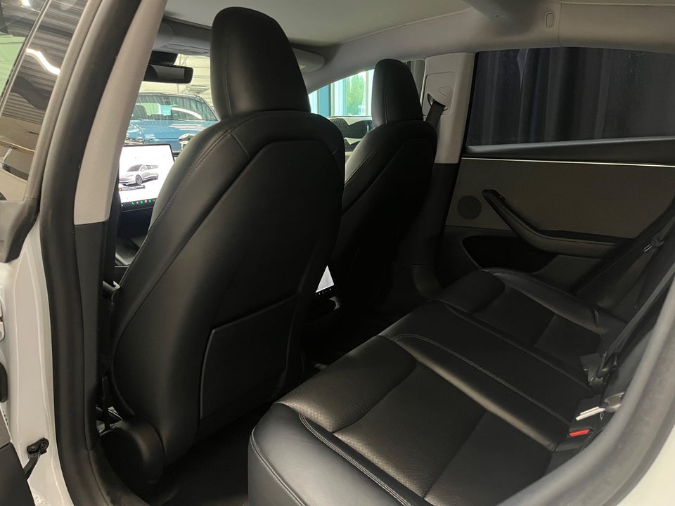 Tesla Model 3 RWD 4d