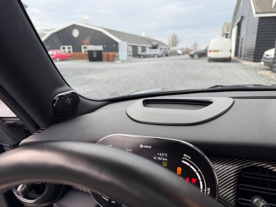 MINI Cooper SE Resolute Edition 3d