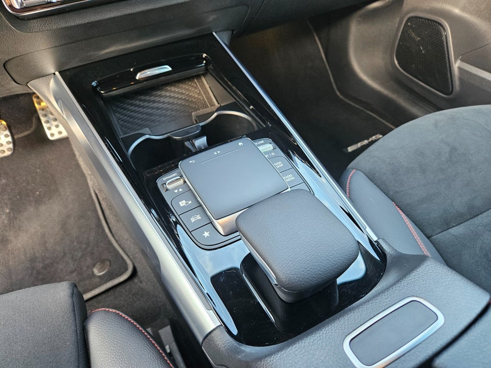 Mercedes EQB250 AMG Line 5d