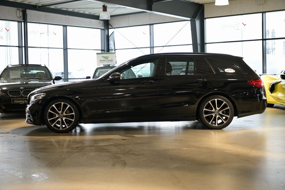 Mercedes C220 d 2,0 AMG Line Night Edition stc. aut. 5d