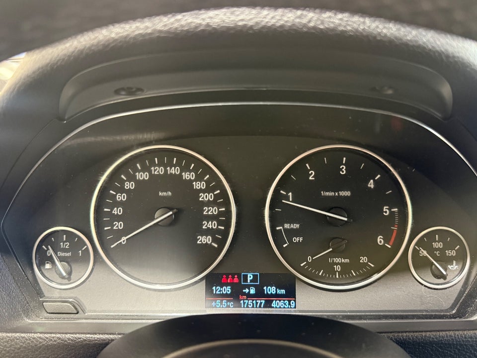 BMW 320d 2,0 Touring aut. 5d