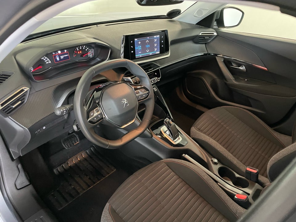 Peugeot 2008 1,2 PureTech 130 Active Limited EAT8 5d