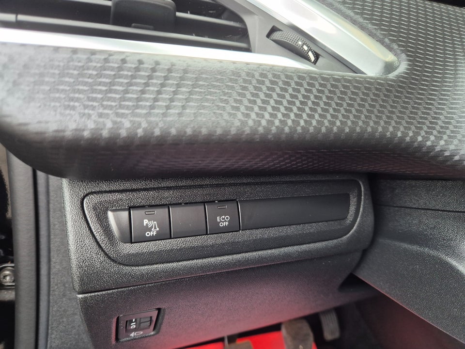 Peugeot 2008 1,5 BlueHDi 100 Allure Sky 5d