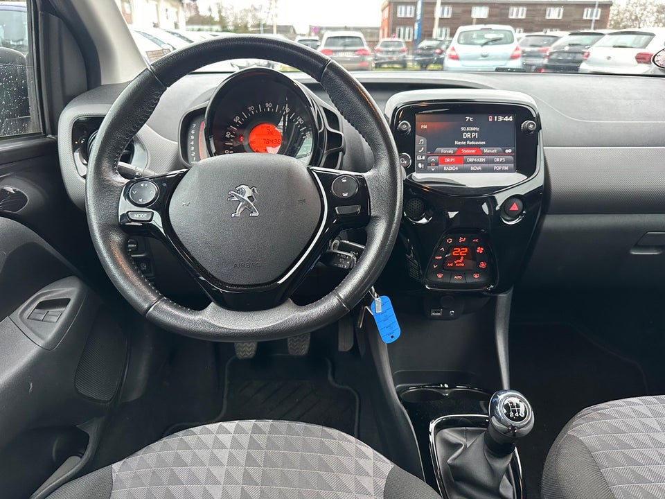 Peugeot 108 1,0 e-VTi 72 Selection Tech 5d