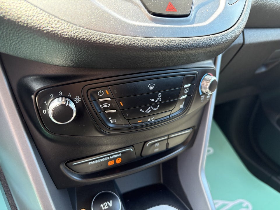 Ford B-MAX 1,0 SCTi 100 Titanium 5d