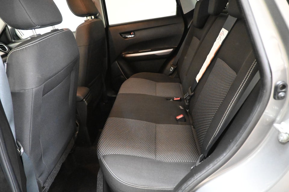 Suzuki Vitara 1,0 Boosterjet Active aut. 5d