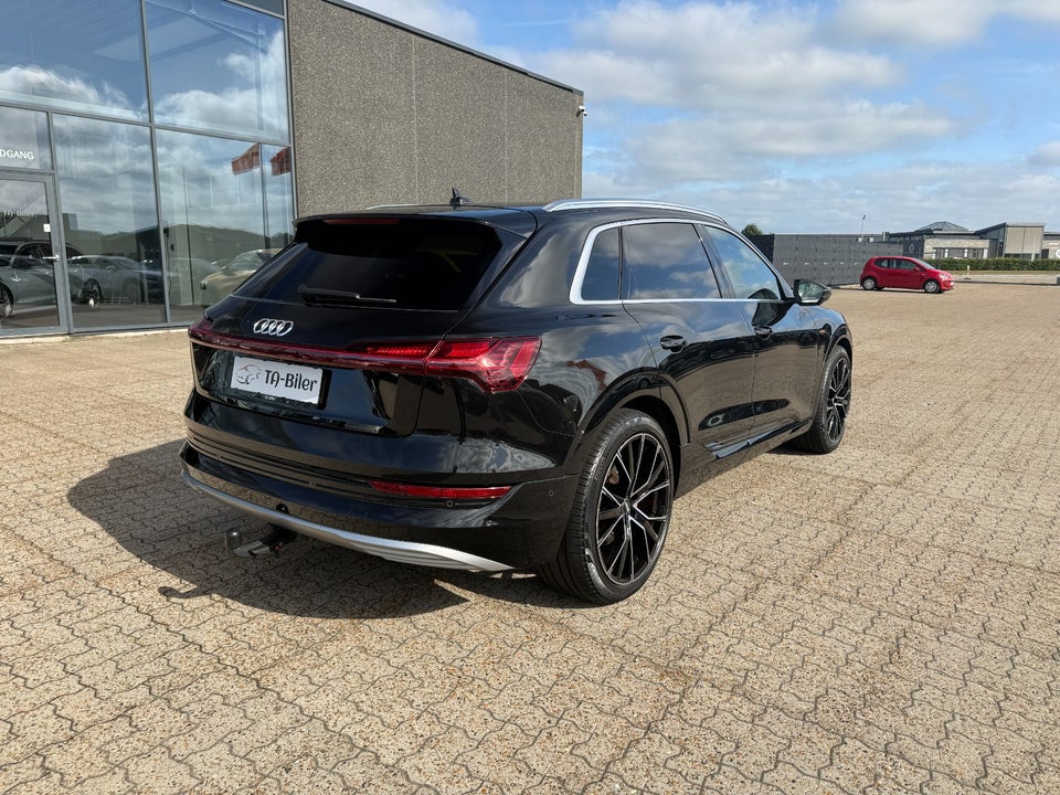 Audi e-tron 55 S-line quattro 5d