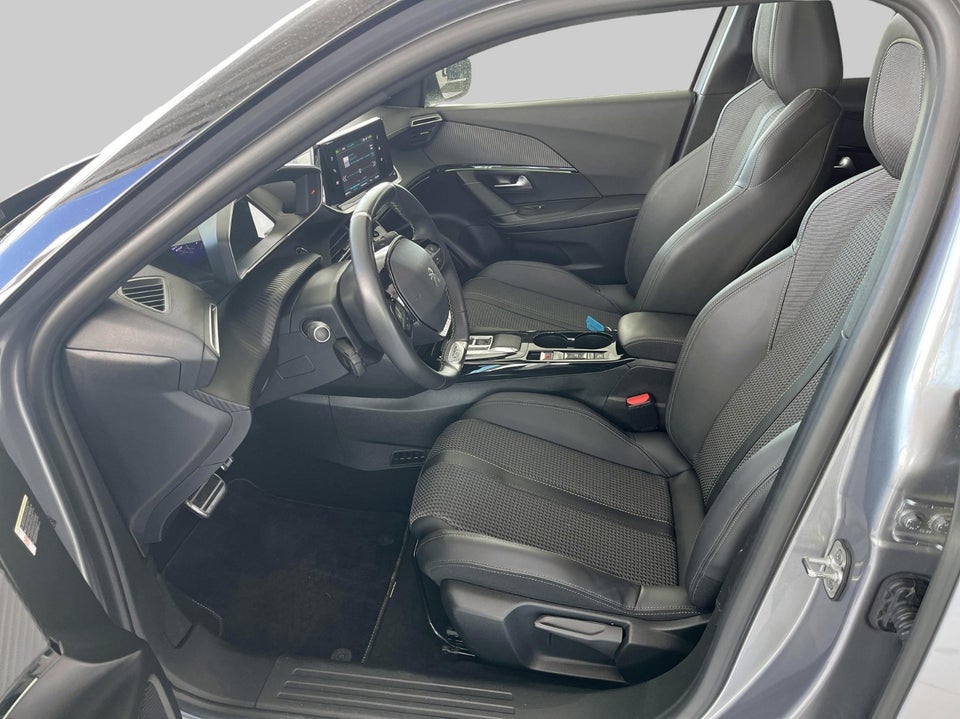 Peugeot e-2008 50 GT Sky 5d