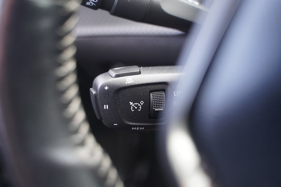 Peugeot 2008 1,5 BlueHDi 100 Edition:210+ 5d