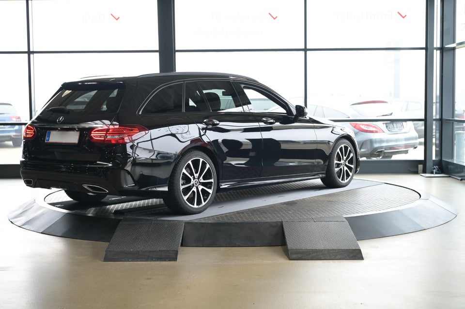 Mercedes C220 d 2,0 AMG Line Night Edition stc. aut. 5d