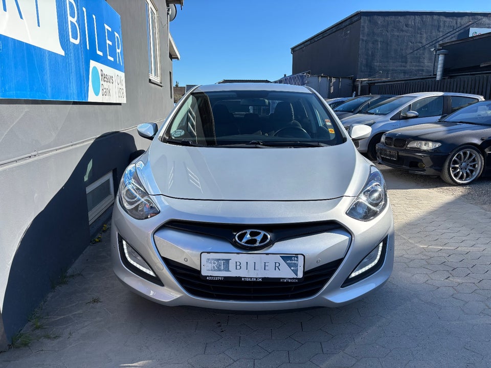 Hyundai i30 1,6 GDi XTR Eco 5d