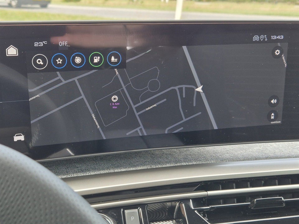 Peugeot e-3008 77 GT Pack 5d