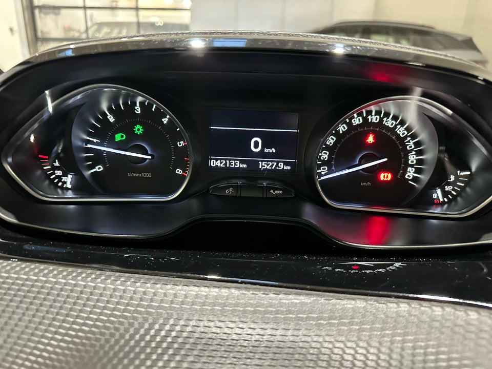 Peugeot 208 1,5 BlueHDi 100 Infinity Sky 5d