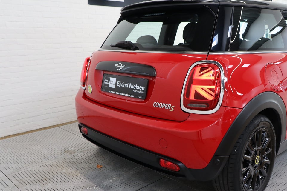 MINI Cooper SE Classic Trim 3d