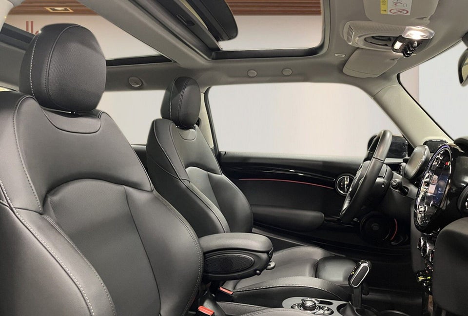 MINI Cooper SE Classic Trim 3d