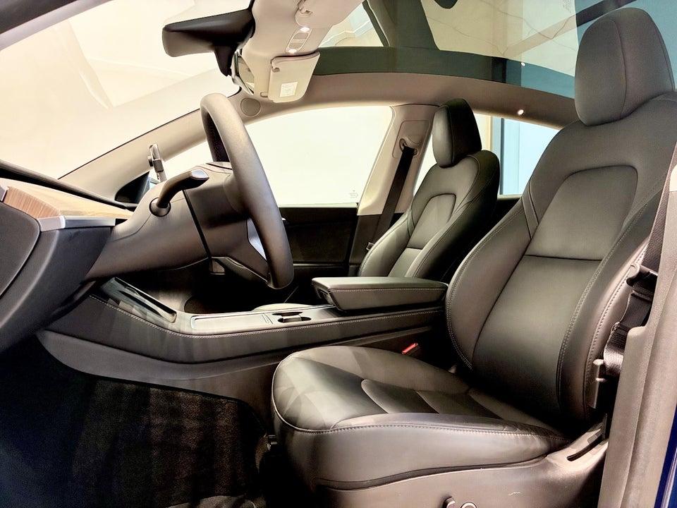 Tesla Model Y RWD 5d