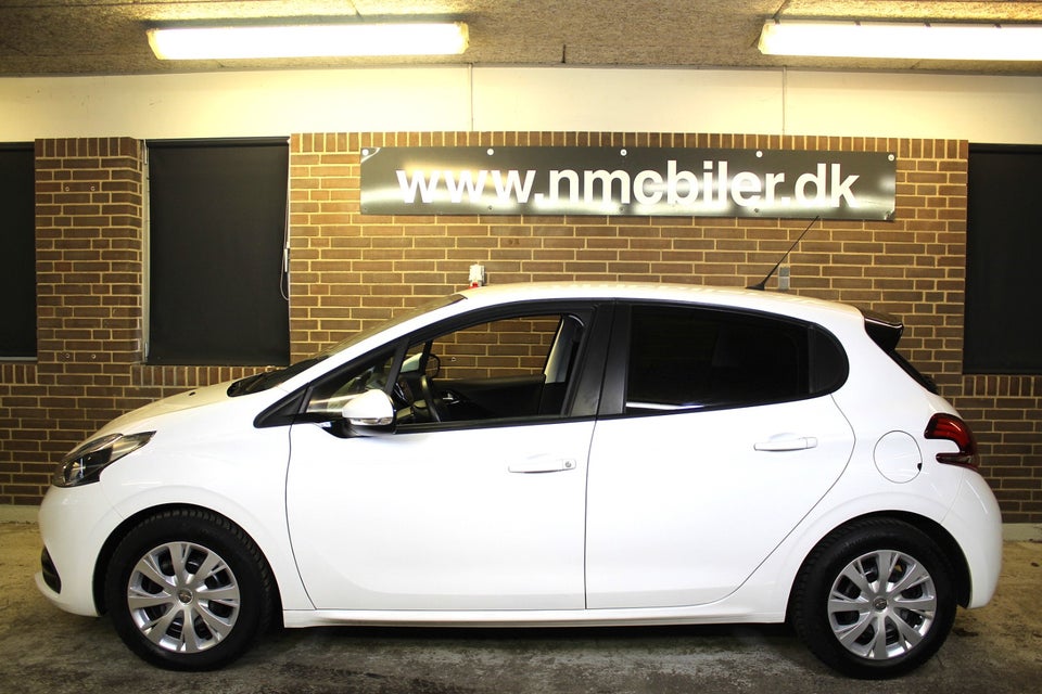 Peugeot 208 1,2 VTi 82 Strike 5d