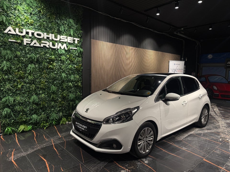 Peugeot 208 1,2 PureTech 82 Allure Sky 5d