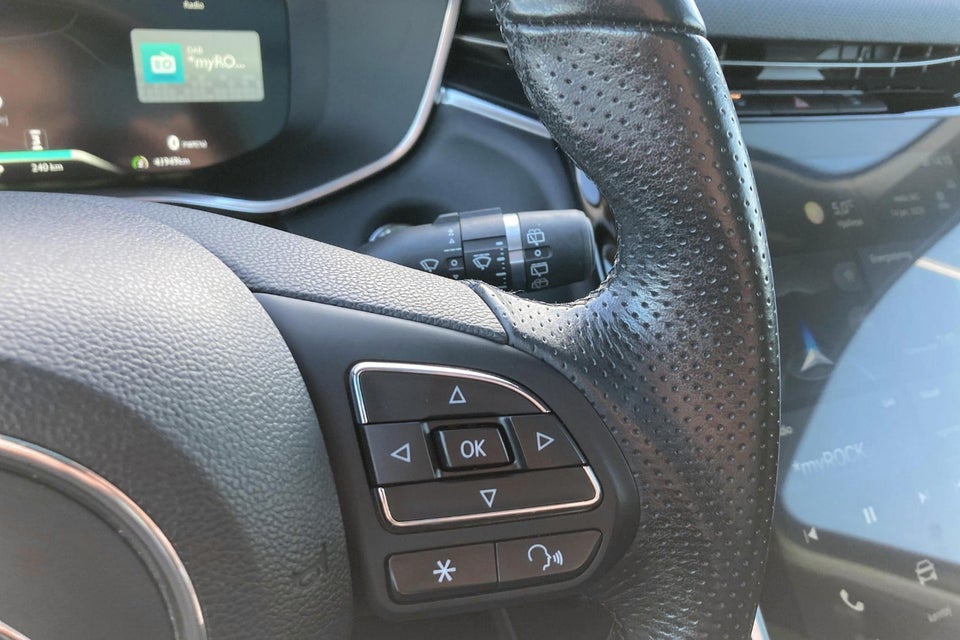 MG Marvel R Luxury 5d