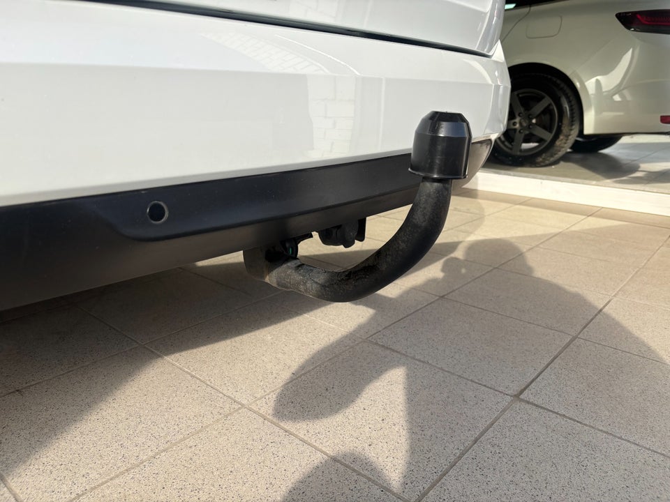 Renault Megane IV 1,6 E-Tech Zen Sport Tourer 5d