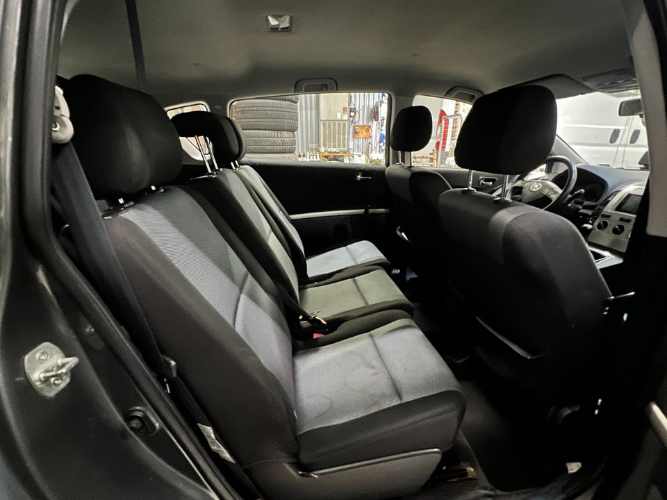 Toyota Corolla Verso 1,8 Terra 7prs 5d