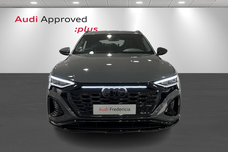 Audi Q8 e-tron 55 S-line quattro 5d